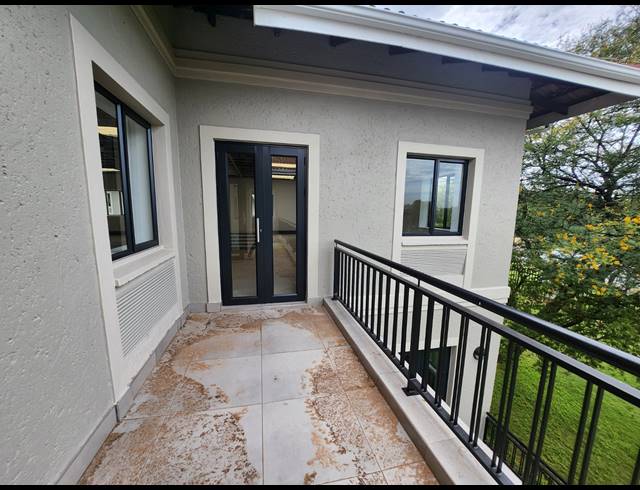 223M² OFFICE TO LET IN WATERFALL